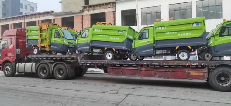 雄獅重工環(huán)衛(wèi)車批量交付信陽市淮濱縣，助力打好攻堅戰(zhàn)